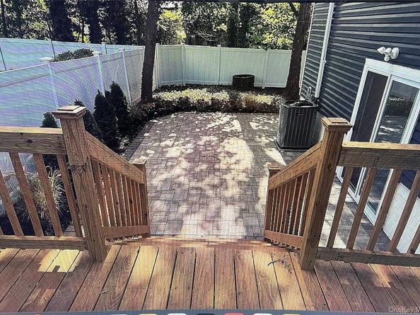 2 Arbor Gate, Old Bethpage NY 11804