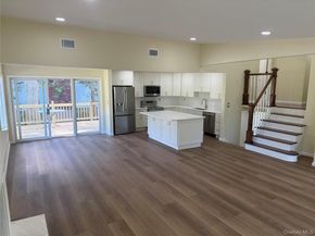 2 Arbor Gate, Old Bethpage NY 11804