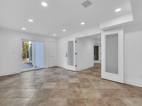63 Woodland Lane, Smithtown NY 11787