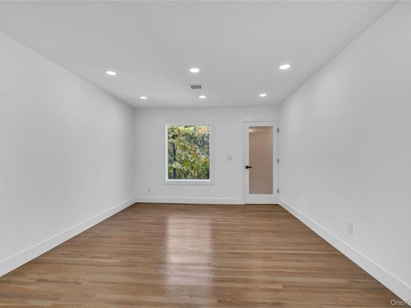 63 Woodland Lane, Smithtown NY 11787