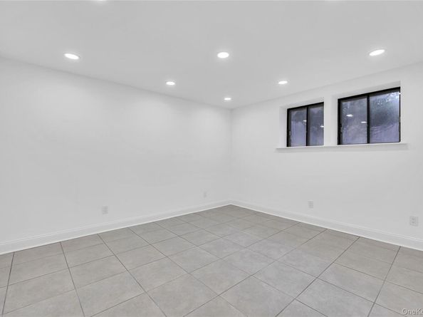 63 Woodland Lane, Smithtown NY 11787