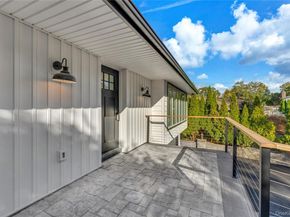 63 Woodland Lane, Smithtown NY 11787