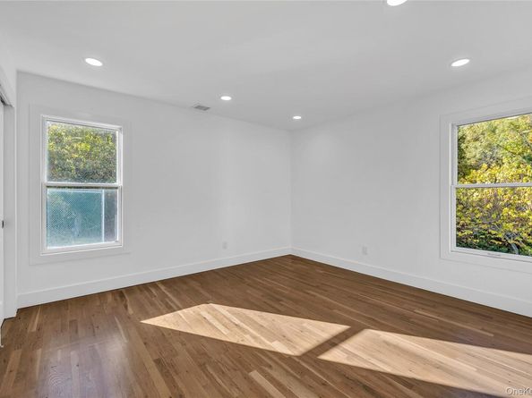 63 Woodland Lane, Smithtown NY 11787