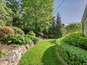 86 Pondfield Road W, Bronxville NY 10708