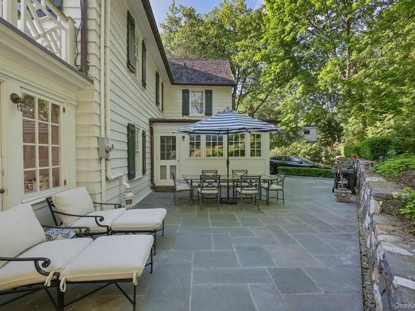 86 Pondfield Road W, Bronxville NY 10708