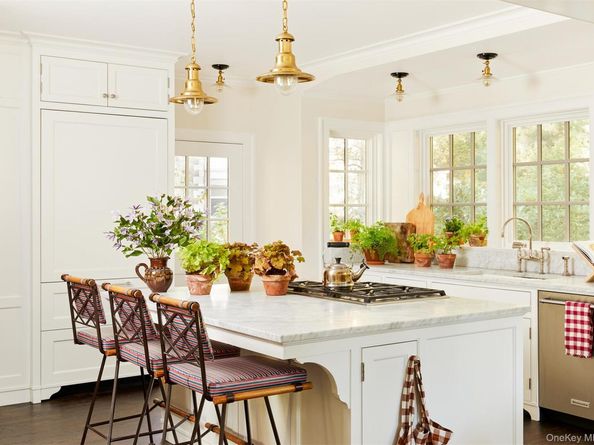 86 Pondfield Road W, Bronxville NY 10708