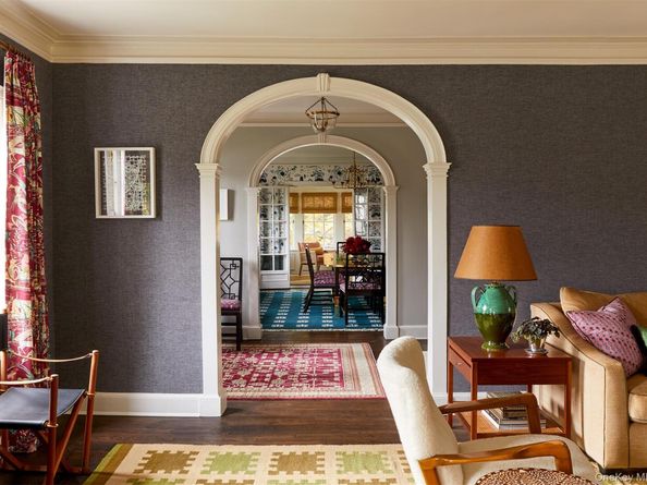 86 Pondfield Road W, Bronxville NY 10708