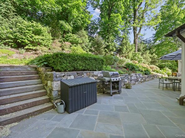 86 Pondfield Road W, Bronxville NY 10708