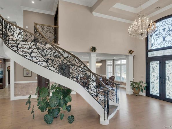 108 Fig Drive, Dix Hills NY 11746