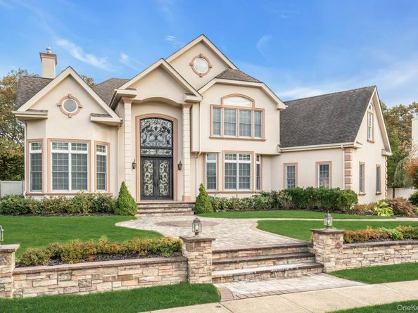 108 Fig Drive, Dix Hills NY 11746