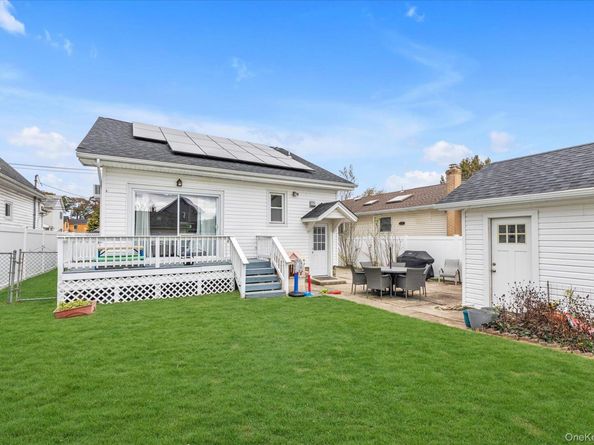 1894 Commonwealth Avenue, Merrick NY 11566