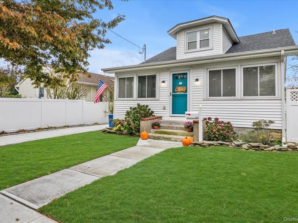 1894 Commonwealth Avenue, Merrick NY 11566