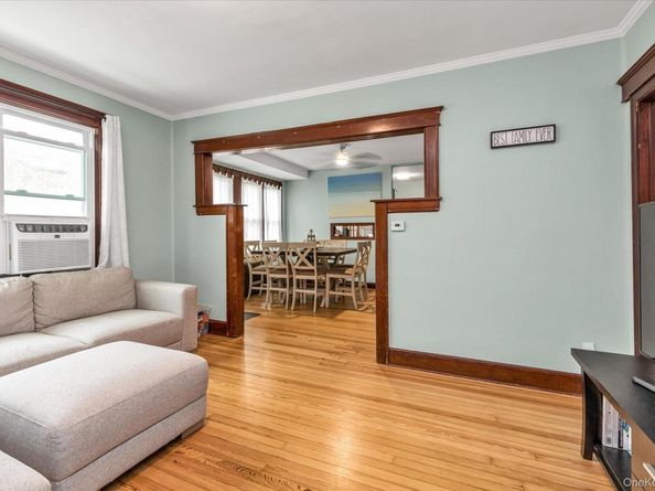 1894 Commonwealth Avenue, Merrick NY 11566