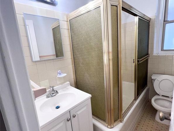 3321 Bruckner Boulevard 2M, Bronx NY 10461