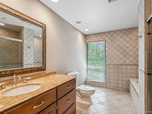 55 Maple Run Drive, Jericho NY 11753
