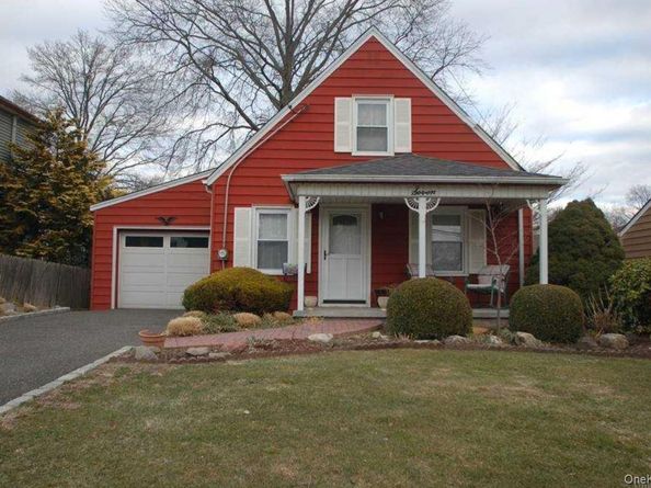 7 Miles Avenue, Albertson NY 11507