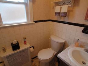 7 Miles Avenue, Albertson NY 11507