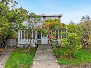 510 Bayberry Walk