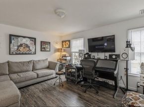 17 Ritas Court, Jamesport NY 11947