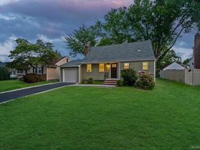 732 Woodside Drive, Wantagh NY 11793