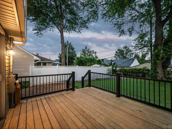 732 Woodside Drive, Wantagh NY 11793