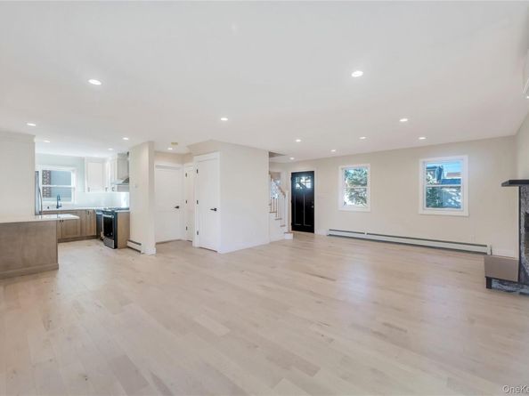 732 Woodside Drive, Wantagh NY 11793