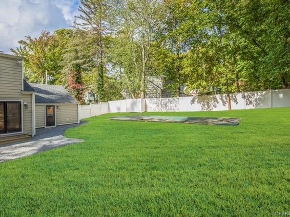 5 Satterly Road, East Setauket NY 11733