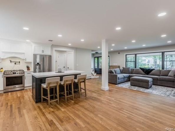 5 Satterly Road, East Setauket NY 11733