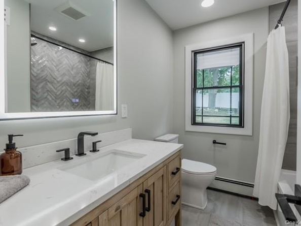 5 Satterly Road, East Setauket NY 11733