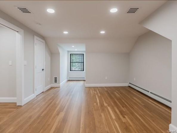 5 Satterly Road, East Setauket NY 11733