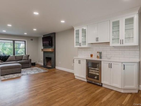 5 Satterly Road, East Setauket NY 11733