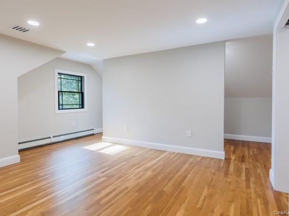 5 Satterly Road, East Setauket NY 11733