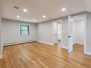 5 Satterly Road, East Setauket NY 11733