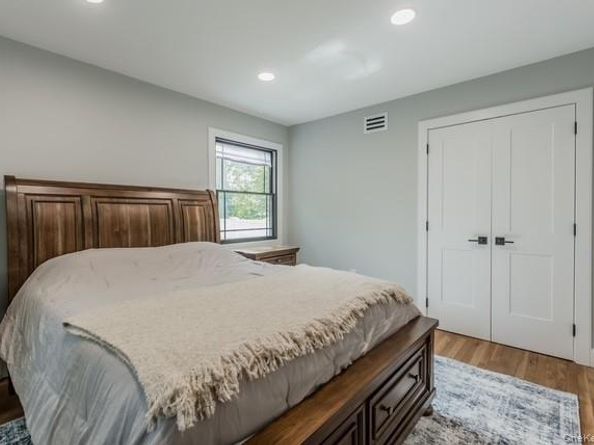 5 Satterly Road, East Setauket NY 11733