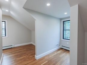 5 Satterly Road, East Setauket NY 11733