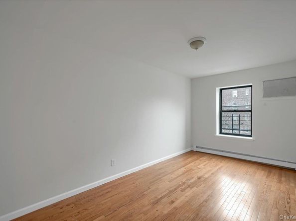 190 W 239th Street, Bronx NY 10463