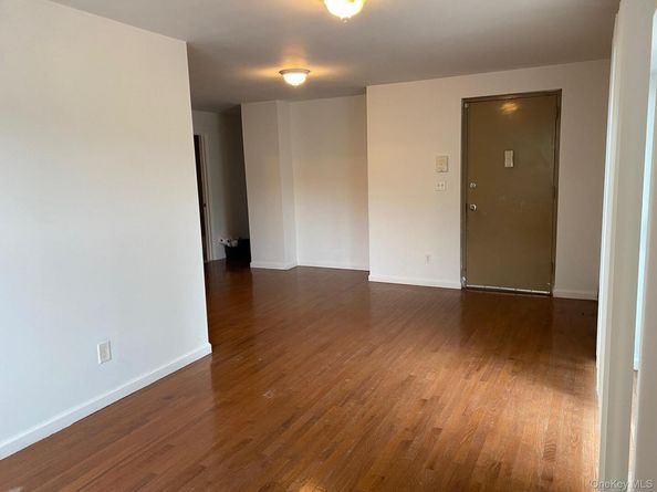 190 W 239th Street, Bronx NY 10463