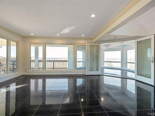 8 September Lane, Glen Cove NY 11542