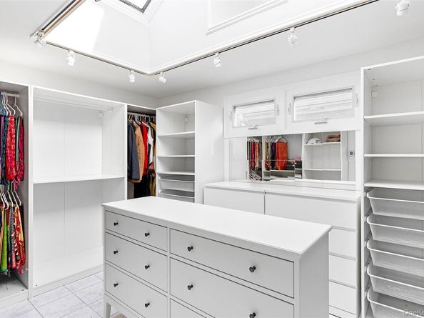 8 September Lane, Glen Cove NY 11542