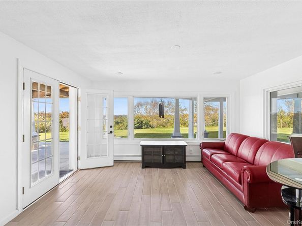 8 September Lane, Glen Cove NY 11542