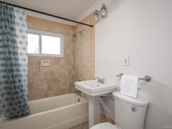 98 Hardy Lane, Westbury NY 11590