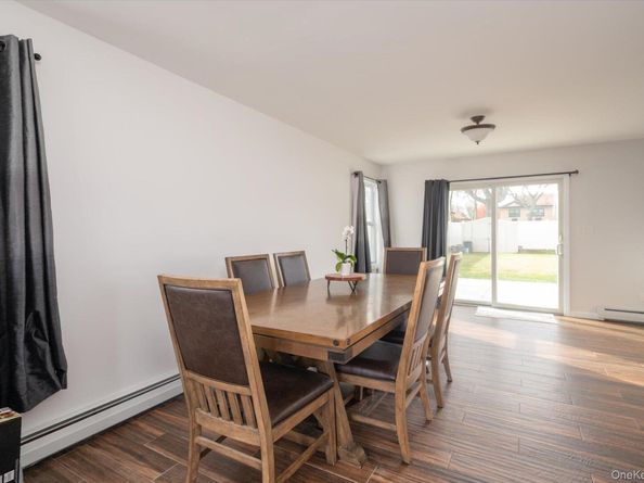 98 Hardy Lane, Westbury NY 11590