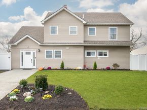 98 Hardy Lane, Westbury NY 11590