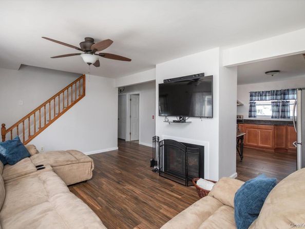 98 Hardy Lane, Westbury NY 11590