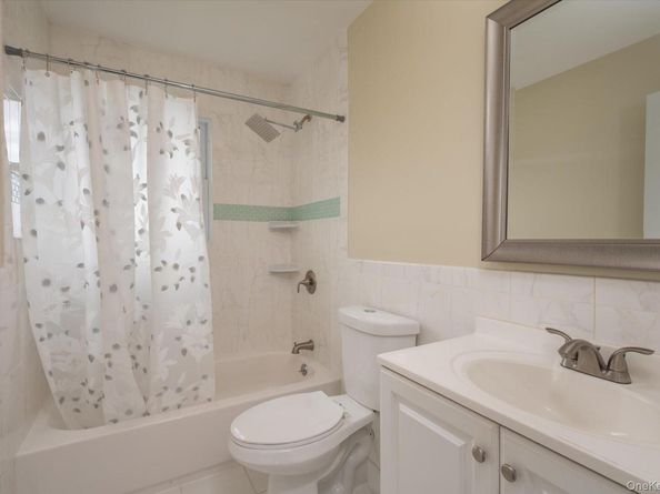 98 Hardy Lane, Westbury NY 11590