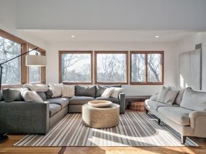 4 Sloanes Court, Sands Point NY 11050