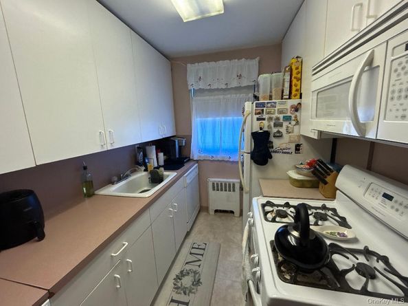 17-84 166 4162, Whitestone NY 11357