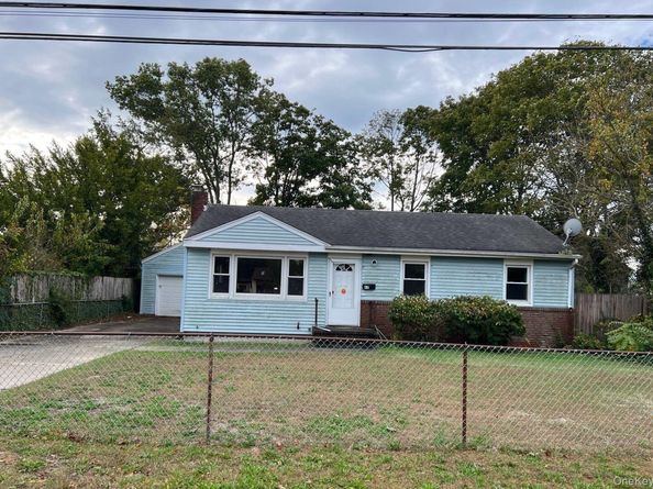 61 Herbert Circle, Patchogue NY 11772