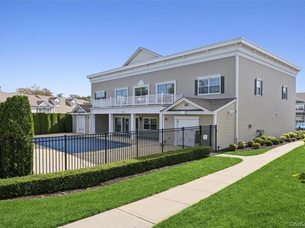 1228 Willow Lane, Valley Stream NY 11580