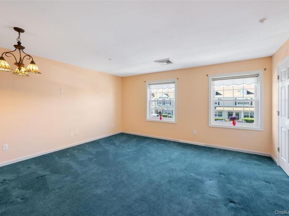 1228 Willow Lane, Valley Stream NY 11580